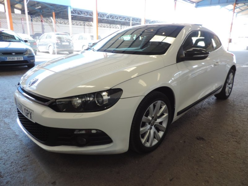 VOLKSWAGEN SCIROCCO 2.0 TDI CON 170 CV DSG