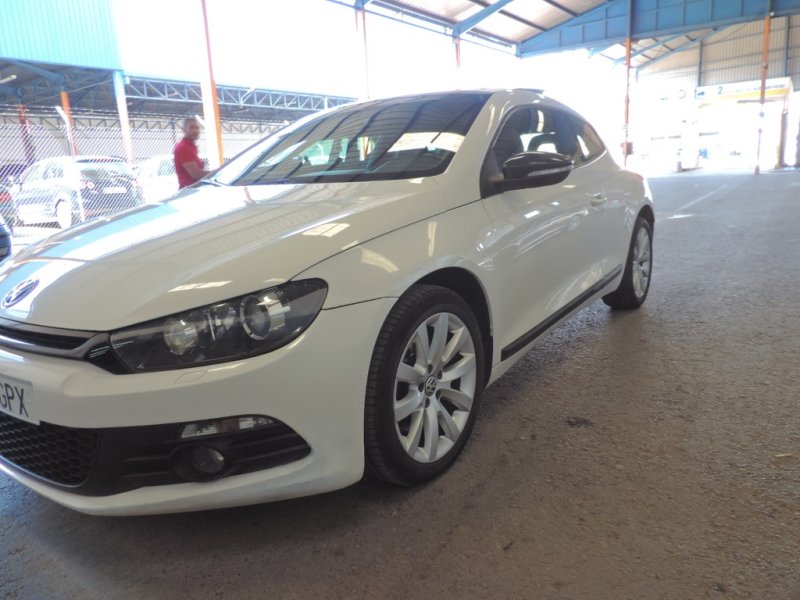 VOLKSWAGEN SCIROCCO 2.0 TDI CON 170 CV DSG