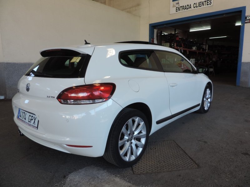 VOLKSWAGEN SCIROCCO 2.0 TDI CON 170 CV DSG