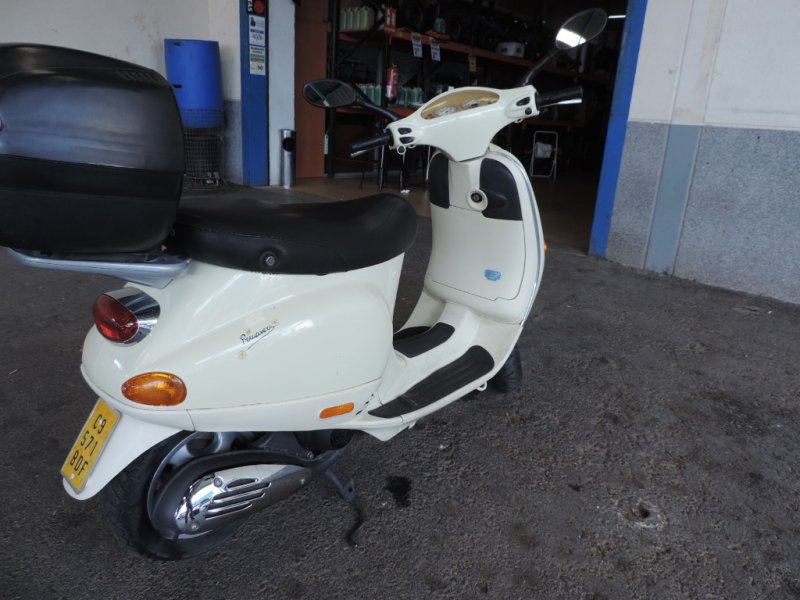 MOTO VESPA 50 SCOTER