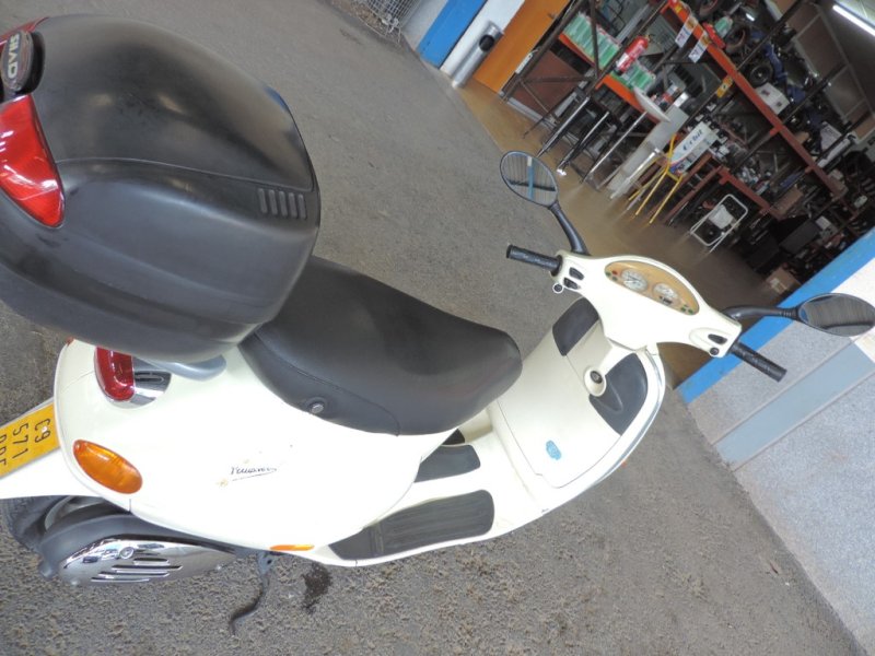 MOTO VESPA 50 SCOTER