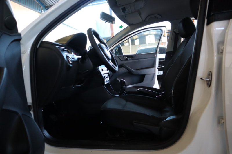 SKODA RAPID 1600 TDI CON 105 CV 5 PUERTAS