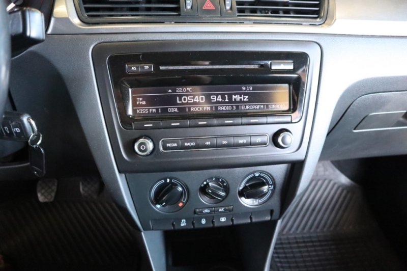 SKODA RAPID 1600 TDI CON 105 CV 5 PUERTAS