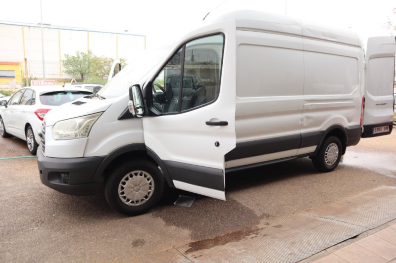 FORD TRANSIT 2200 TURBO DIESEL Y 6 VELOCIDADES