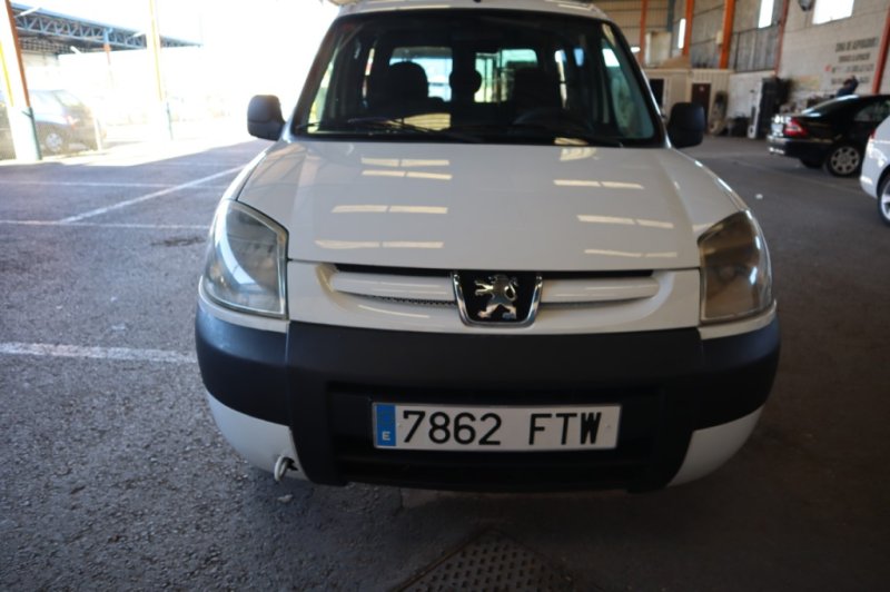 PEUGEOT PARTNER 1600 TURBO DIESEL DE 75 CV CON 5 PLAZAS