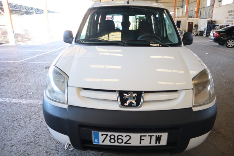 PEUGEOT PARTNER 1600 TURBO DIESEL DE 75 CV CON 5 PLAZAS