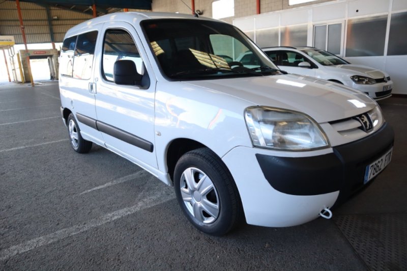 PEUGEOT PARTNER 1600 TURBO DIESEL DE 75 CV CON 5 PLAZAS