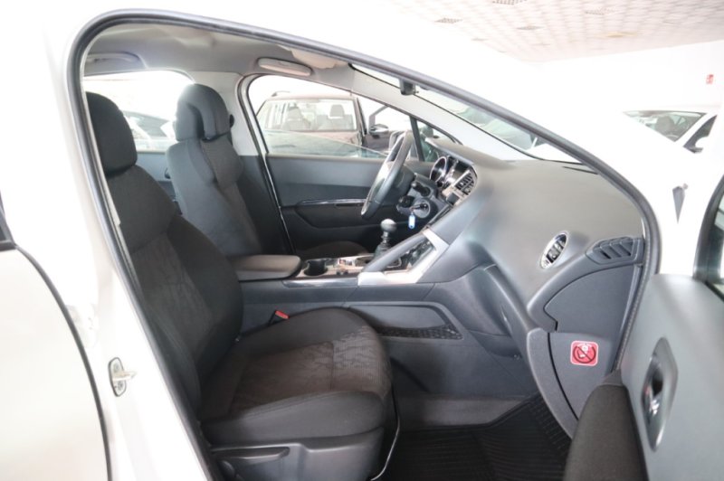 PEUGEOT 3008 1600 HDI TURBO DIESEL DE 112 CV Y 6 VEL.