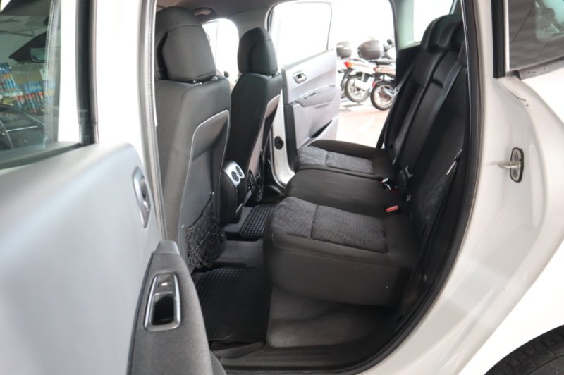 PEUGEOT 3008 1600 HDI TURBO DIESEL DE 112 CV Y 6 VEL.