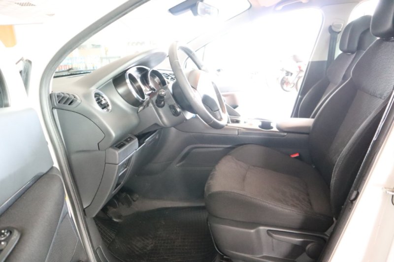 PEUGEOT 3008 1600 HDI TURBO DIESEL DE 112 CV Y 6 VEL.