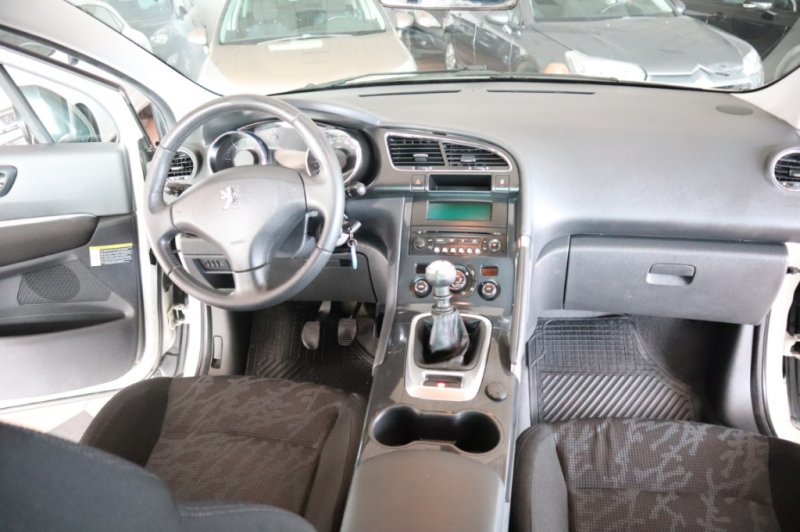PEUGEOT 3008 1600 HDI TURBO DIESEL DE 112 CV Y 6 VEL.