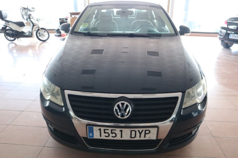 VOLKSWAGEN PASSAT 2.0 TDI 140 CV CON CAMBIO AUTOMATICO