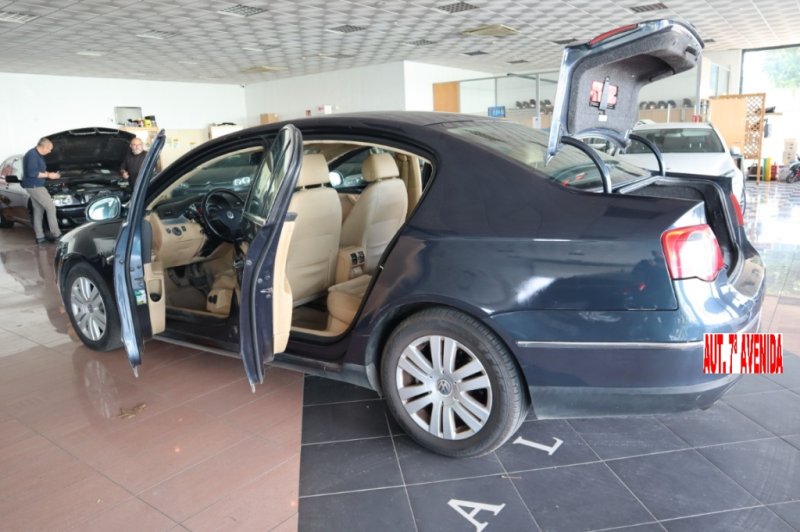 VOLKSWAGEN PASSAT 2.0 TDI 140 CV CON CAMBIO AUTOMATICO