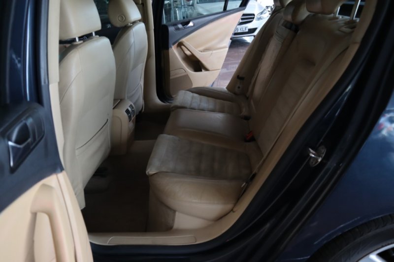 VOLKSWAGEN PASSAT 2.0 TDI 140 CV CON CAMBIO AUTOMATICO