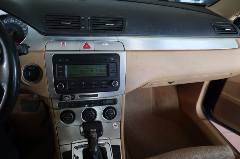 VOLKSWAGEN PASSAT 2.0 TDI 140 CV CON CAMBIO AUTOMATICO