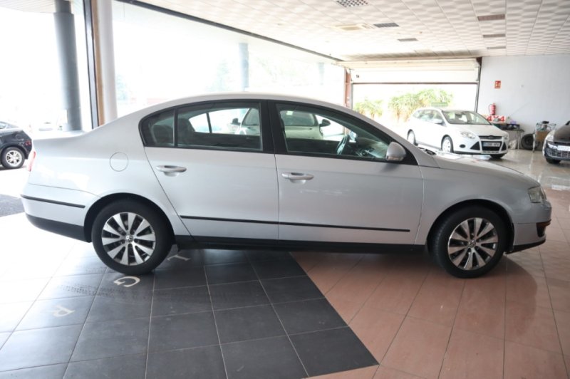 VOLKSWAGEN PASSAT 2.0 TDI