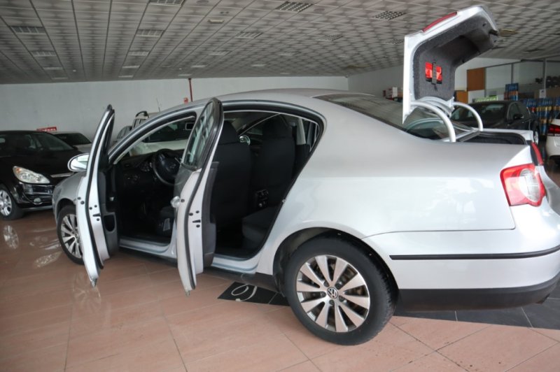 VOLKSWAGEN PASSAT 2.0 TDI