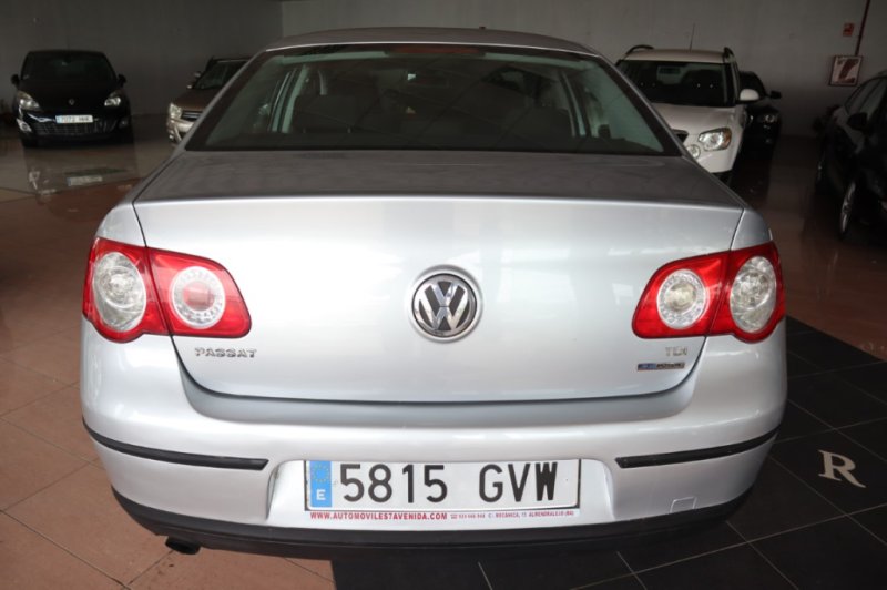 VOLKSWAGEN PASSAT 2.0 TDI