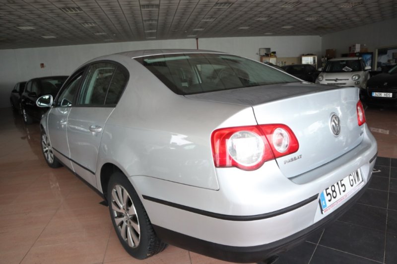 VOLKSWAGEN PASSAT 2.0 TDI