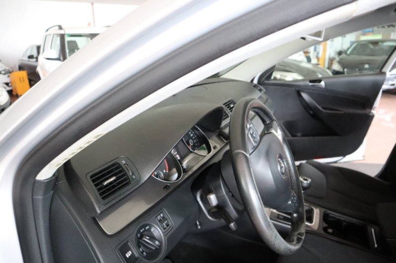 VOLKSWAGEN PASSAT 2.0 TDI