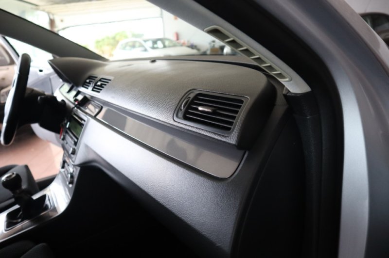 VOLKSWAGEN PASSAT 2.0 TDI