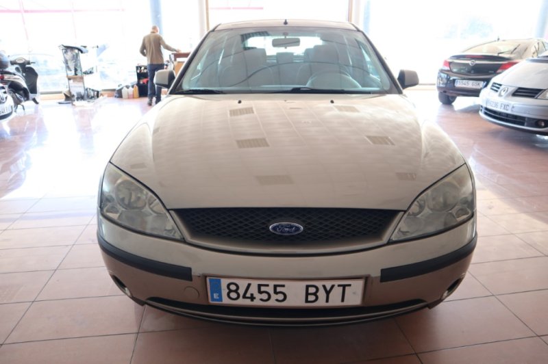 FORD MONDEO 2000 TURBO DIESEL CON 115 CV