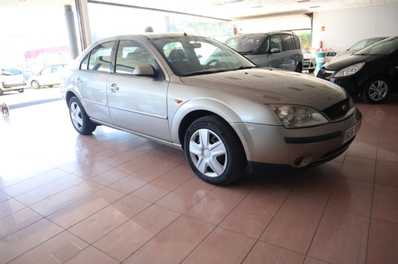 FORD MONDEO 2000 TURBO DIESEL CON 115 CV