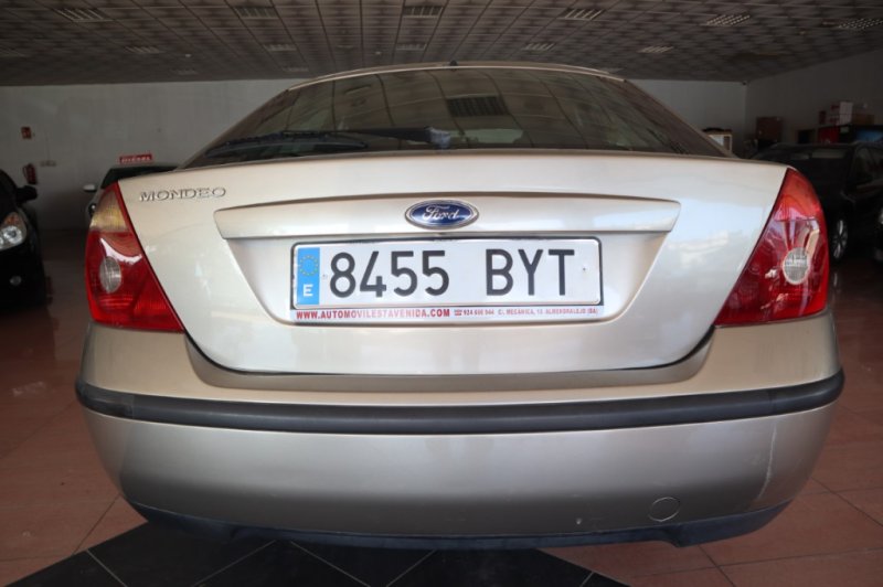 FORD MONDEO 2000 TURBO DIESEL CON 115 CV