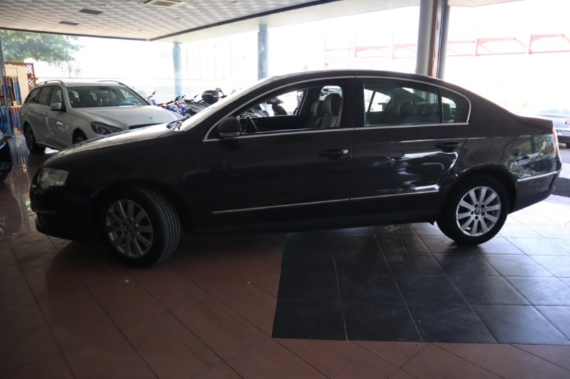 VOLKSWAGEN PASSAT 2.0 TDI CON 6 VELOCIDADES