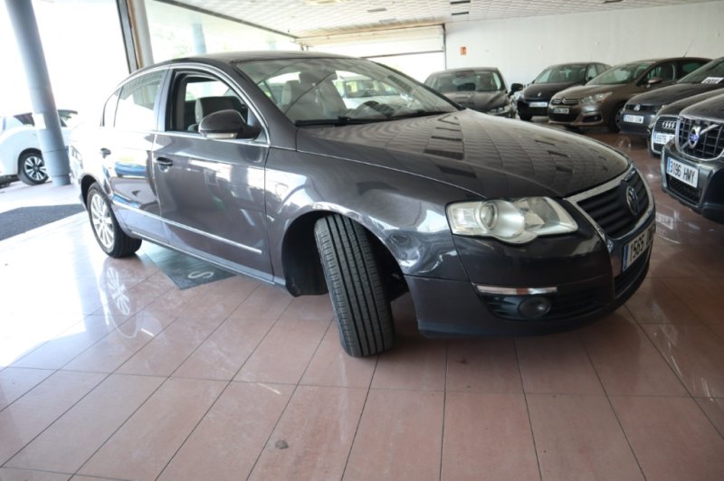 VOLKSWAGEN PASSAT 2.0 TDI CON 6 VELOCIDADES
