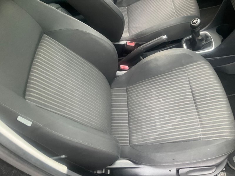 VOLKSWAGEN POLO 1600 TDI DE 90 CV CON 5 PÙERTAS