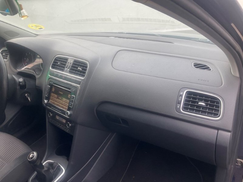 VOLKSWAGEN POLO 1600 TDI DE 90 CV CON 5 PÙERTAS