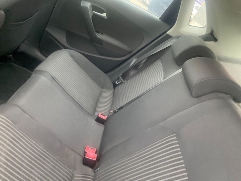 VOLKSWAGEN POLO 1600 TDI DE 90 CV CON 5 PÙERTAS