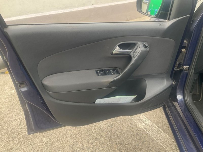 VOLKSWAGEN POLO 1600 TDI DE 90 CV CON 5 PÙERTAS