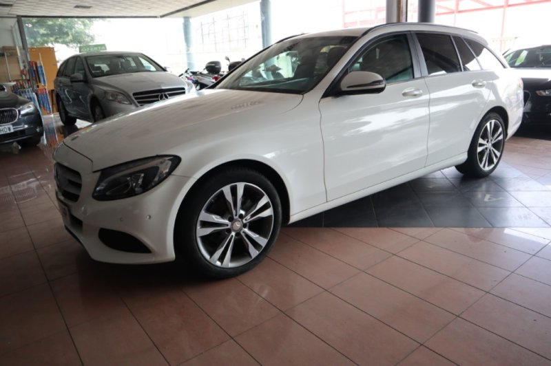 MERCEDES-BENZ C 200 TURBO DIESEL CON CAMBIO AUTOMATICO