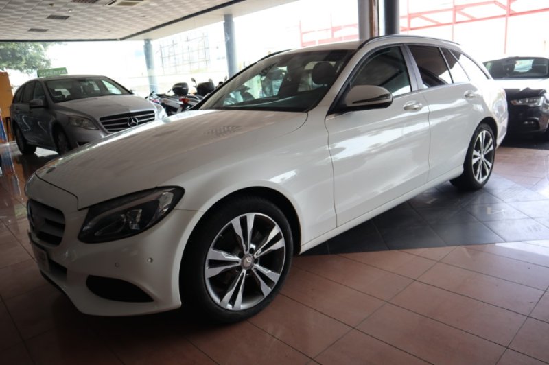 MERCEDES-BENZ C 200 TURBO DIESEL CON CAMBIO AUTOMATICO