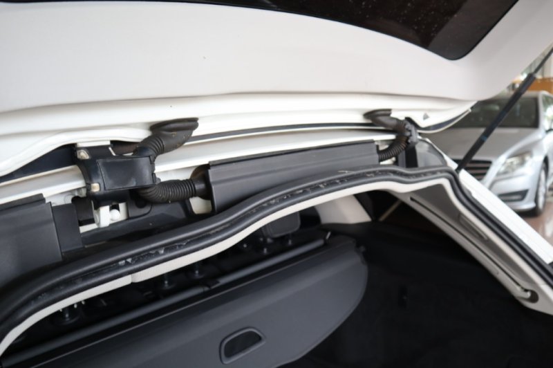 MERCEDES-BENZ C 200 TURBO DIESEL CON CAMBIO AUTOMATICO