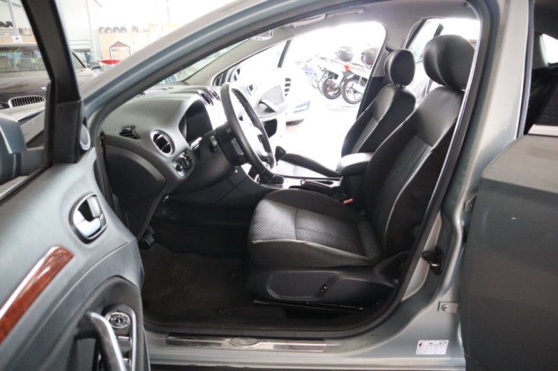 FORD MONDEO 2.0 TURBO DIESEL DE 140 CV Y CON 6 VEL.