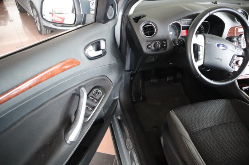 FORD MONDEO 2.0 TURBO DIESEL DE 140 CV Y CON 6 VEL.
