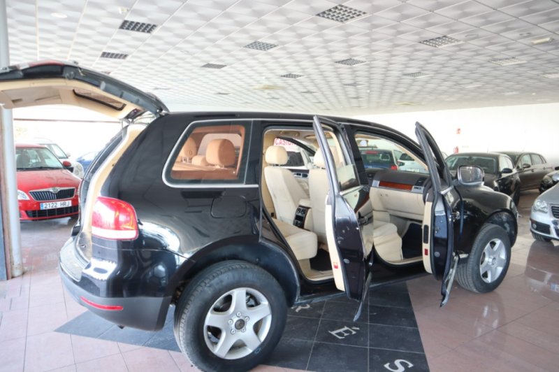 VOLKSWAGEN TOUAREG R-5  2500 CC TURBO DIESEL DE 175 CV