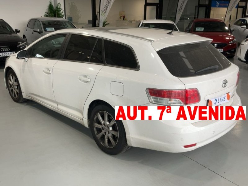 TOYOTA AVENSIS 2.200 D4D TURBO DIESEL