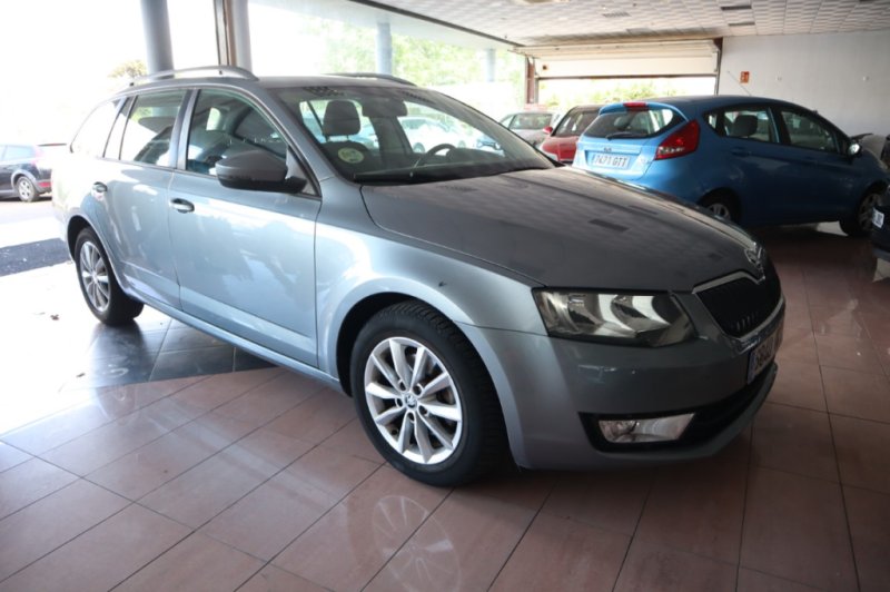 SKODA OCTAVIA ACTIVIA 1600 TDI CON 105 CV
