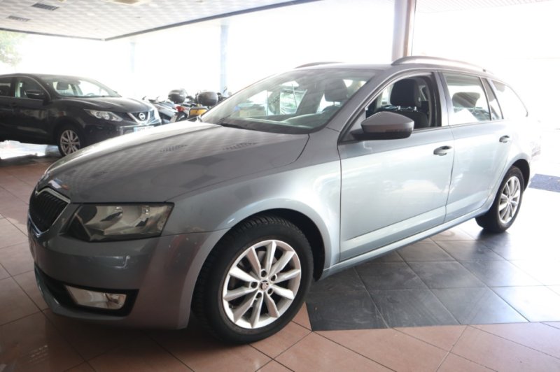 SKODA OCTAVIA ACTIVIA 1600 TDI CON 105 CV