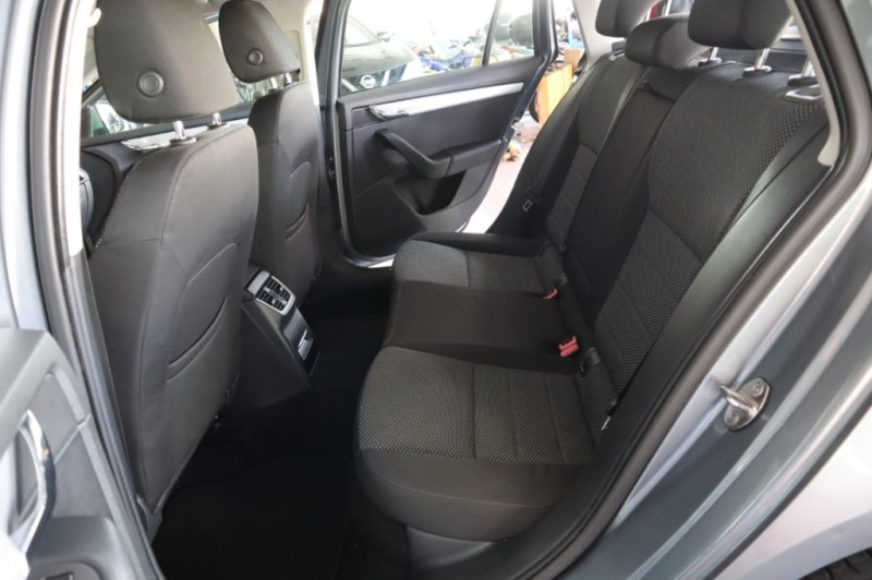 SKODA OCTAVIA ACTIVIA 1600 TDI CON 105 CV