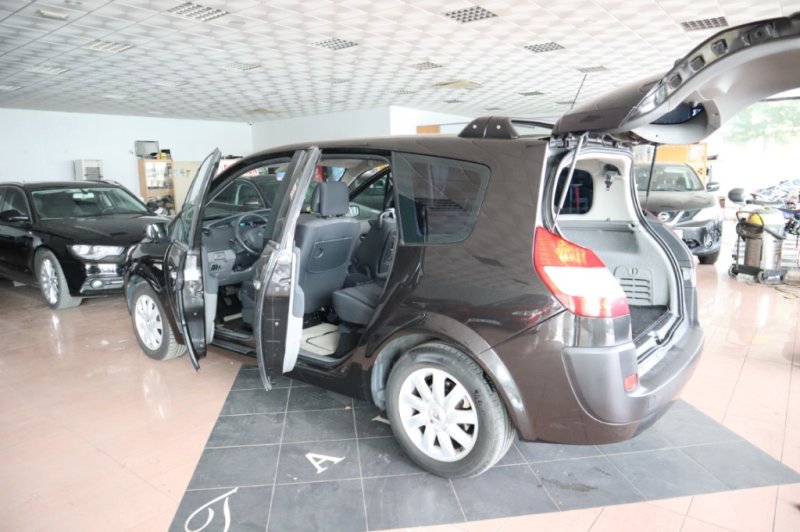 RENAULT GRAND SCENIC 2000 DCI Y CAJA DE CAMBIOS DE 6 VELOCID.