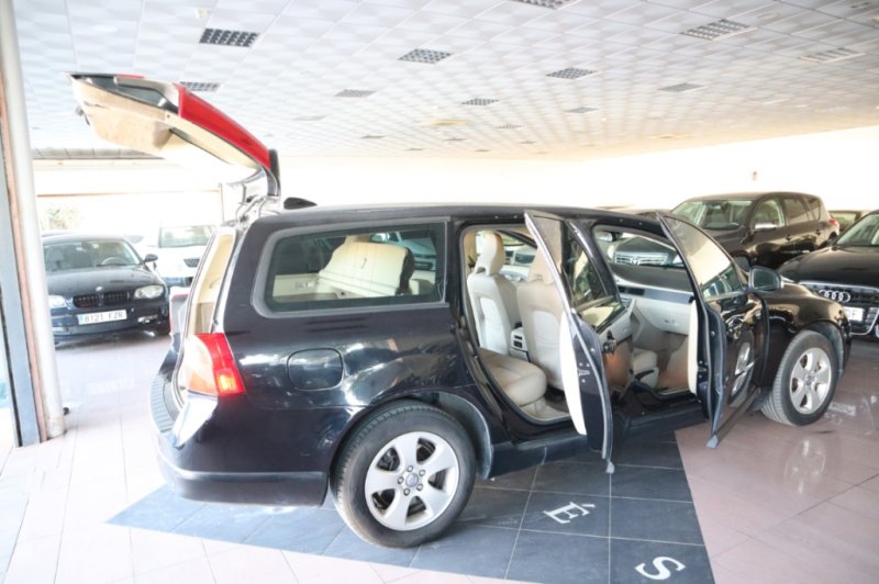 VOLVO V70 2000 TURBO DIESEL DE 136 CV Y 6 VEL.