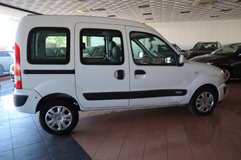 RENAULT KANGOO 1500 DCI DE 85 CV CON 5 PLAZAS