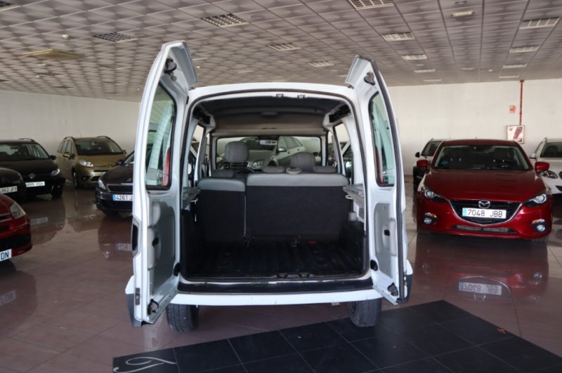 RENAULT KANGOO 1500 DCI DE 85 CV CON 5 PLAZAS