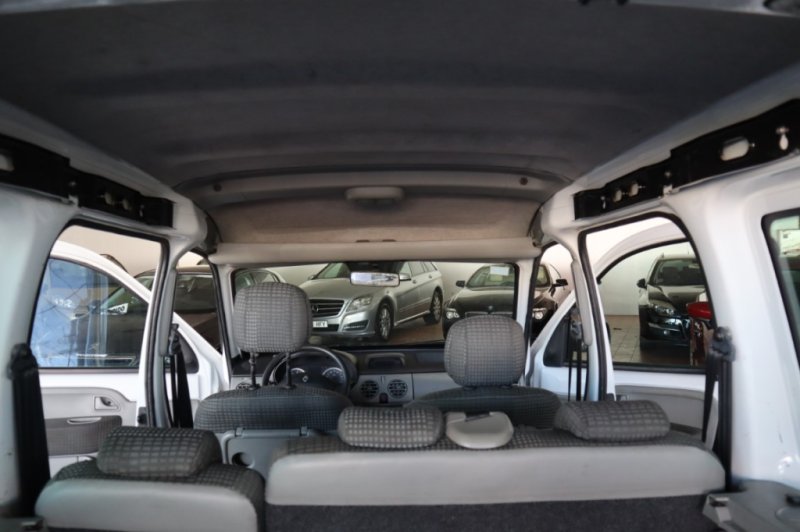 RENAULT KANGOO 1500 DCI DE 85 CV CON 5 PLAZAS