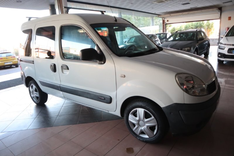 RENAULT KANGOO 1900 DIESEL DE 65 CV CON 5 PLAZAS